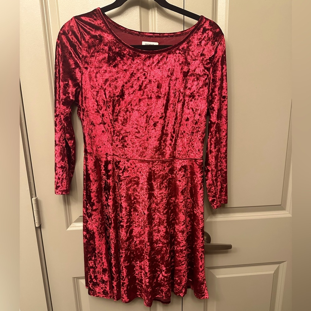 Crushed raspberry velvet party dress